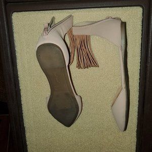 Flat dress shoes